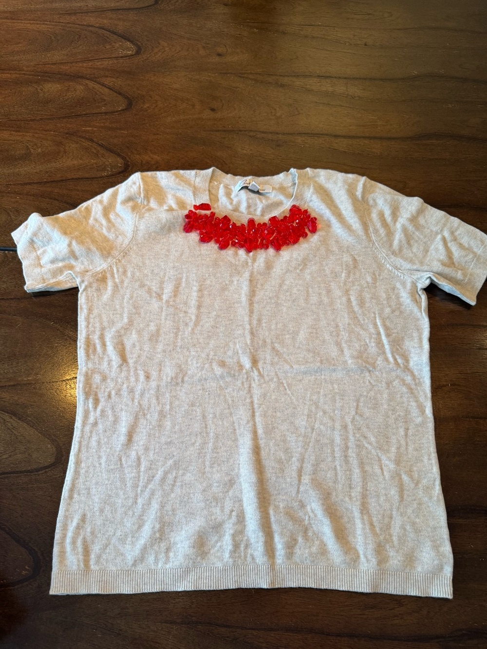 Women’s ' Light cream Short-Sleeve knit sweater top with Red Floral Applique